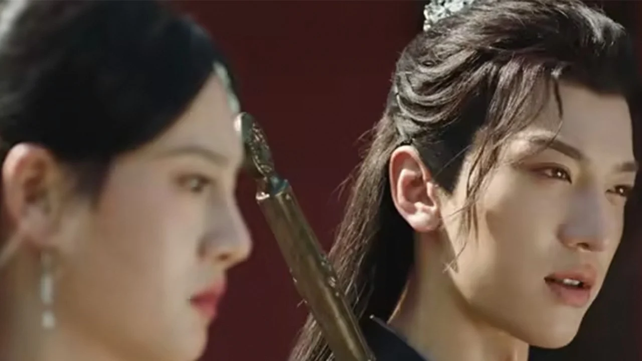 Nâng Kiếm Soi Hoa Đào